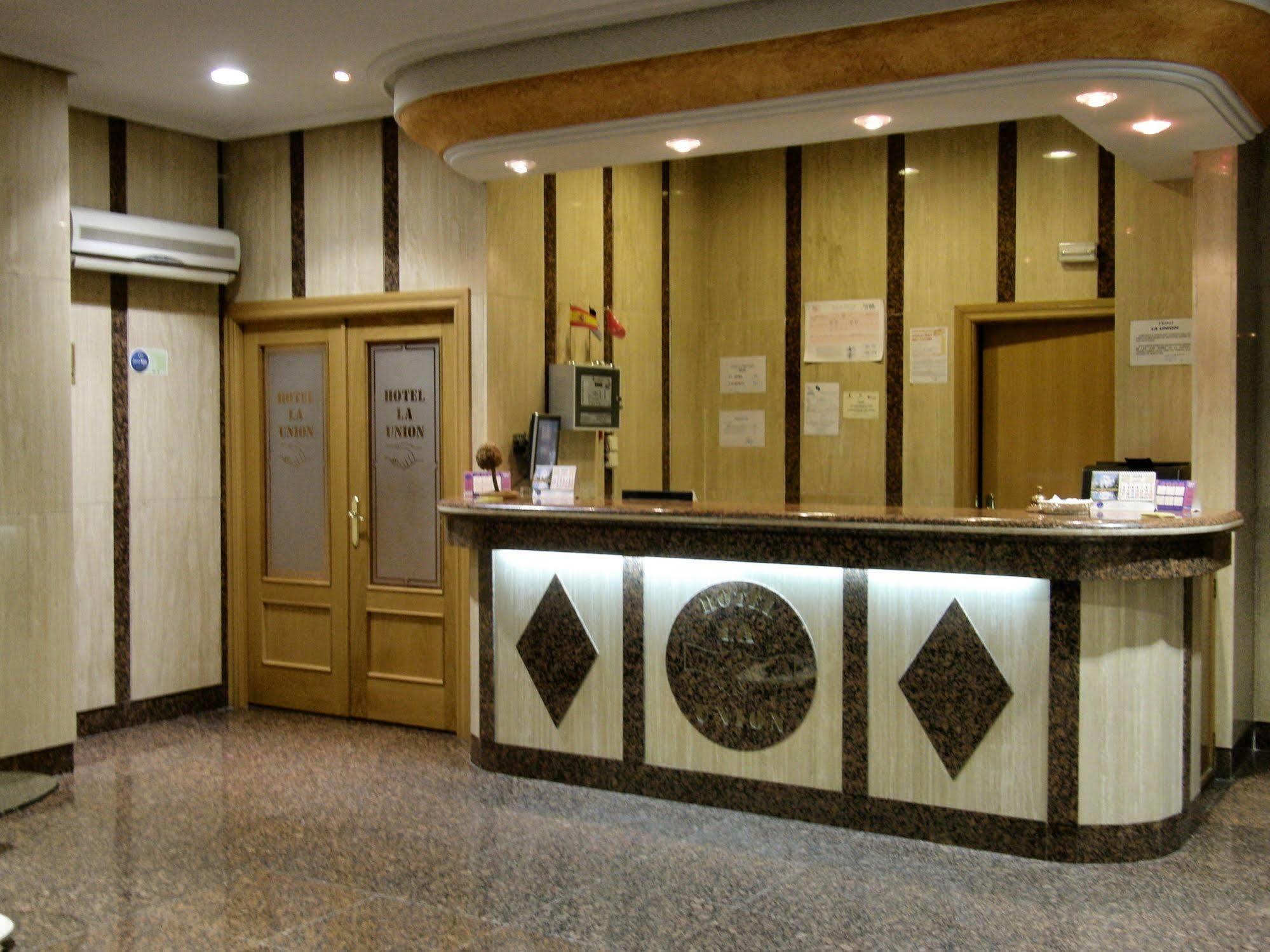 Hotel La Union Humanes de Madrid Ngoại thất bức ảnh